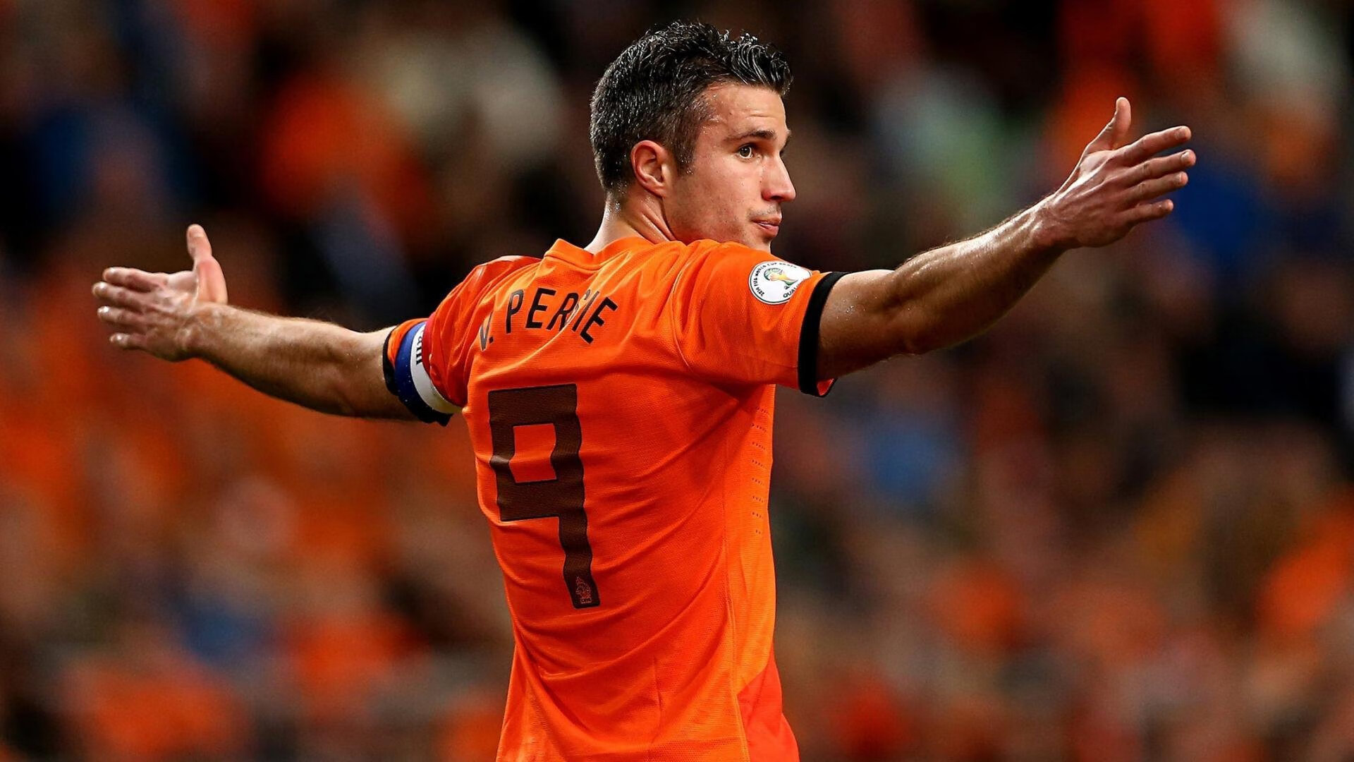 斯威客胜建业，中超冲顶状态火爆，斯威足球队队员简介